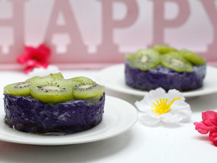 Jogurtova tortica s kivijem
