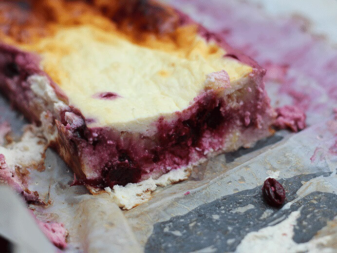 Skutina torta s sadjem