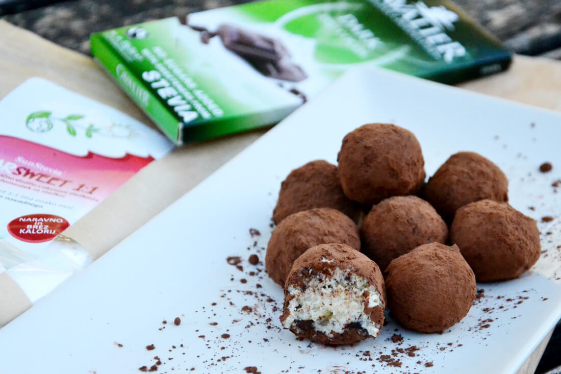 Mascarponejeve kroglice s koščki čokolade - recept